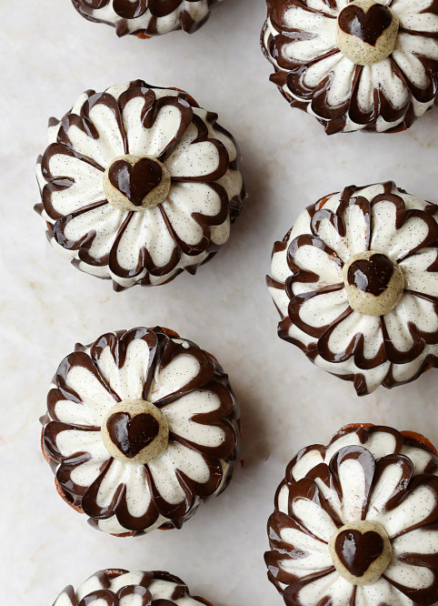 Vanilla Chocolate Flower